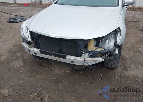 2012 Hyundai Genesis 3.8 z USA, uszkodzony, nr VIN KMHGC4DD6CU154151